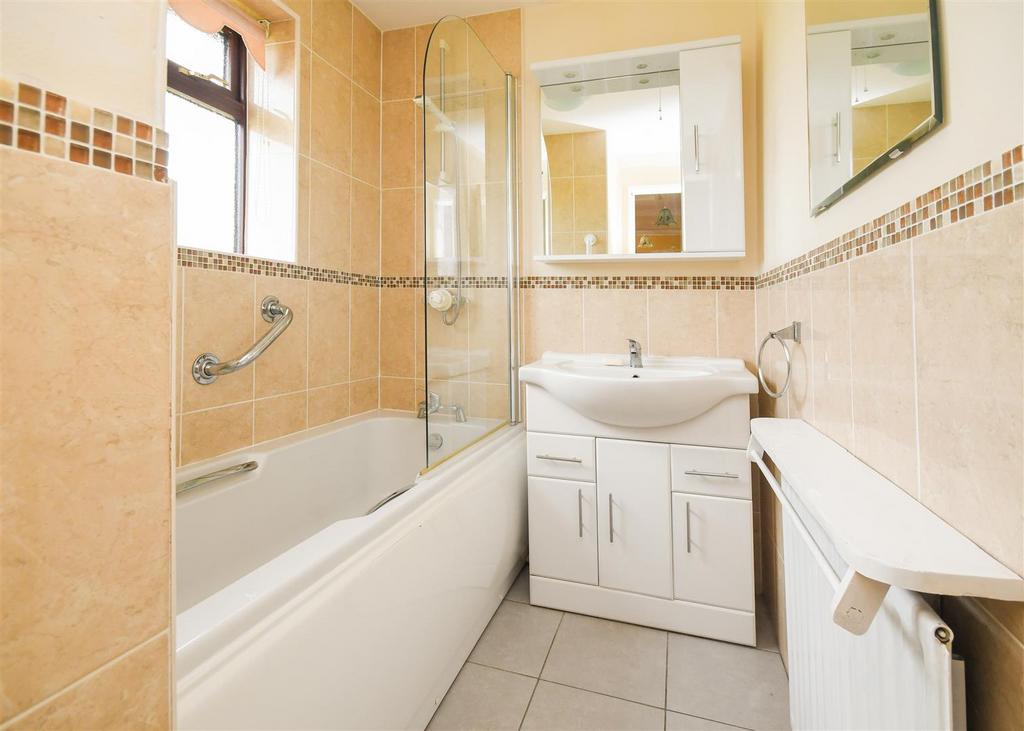 19 Jenks Road-Bathroom.jpg