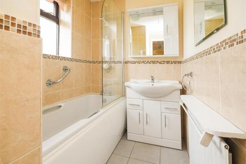19 Jenks Road, Wombourne, Wolverhampton, WV5 0BJ