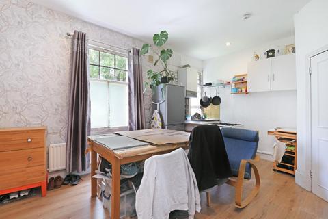 1 bedroom flat for sale, Hurstbourne Road, London