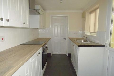 3 bedroom terraced house to rent, Portland Street, Chatham
