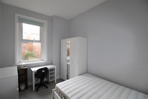 2 bedroom apartment to rent, Ashleigh Grove, West Jesmond, Newcastle Upon Tyne