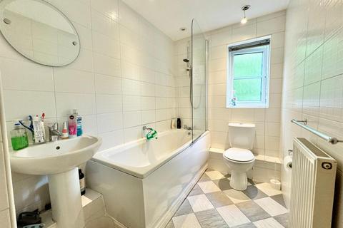 2 bedroom flat for sale, Chamberlain Drive, Wilmslow