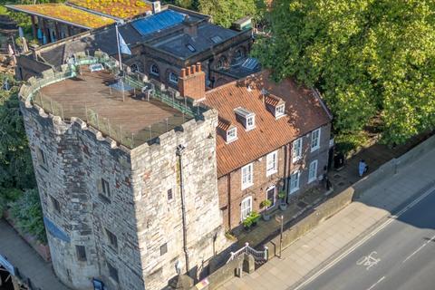 3 bedroom cottage for sale, Lendal Bridge, York