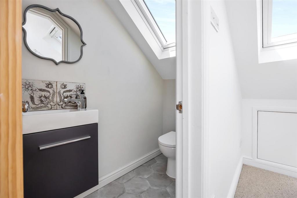 En-suite Cloakroom