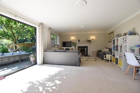 4 bedroom detached house for sale, West Farm Drive, Ashtead KT21