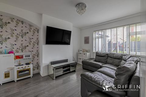 3 bedroom end of terrace house for sale, The Circle, Tilbury