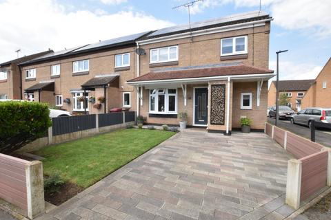 Scunthorpe - 3 bedroom end of terrace house for sale