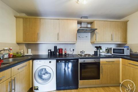 2 bedroom flat for sale, Victoria Court, Leeds