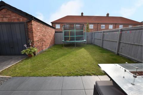 3 bedroom end of terrace house for sale, Fritillary Drive, Healing DN41