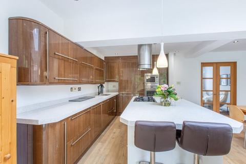 61 Boothroyd Drive, Leeds, LS6 2SL