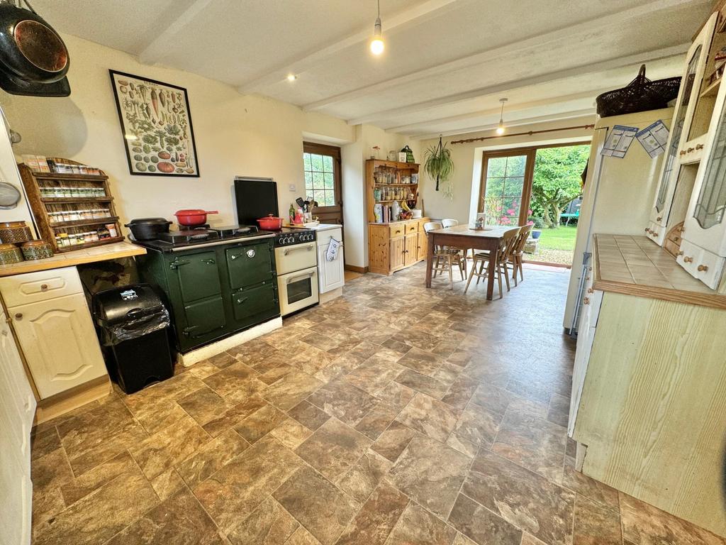 Kitchen / dining room