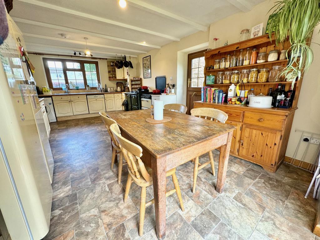 Kitchen / dining room