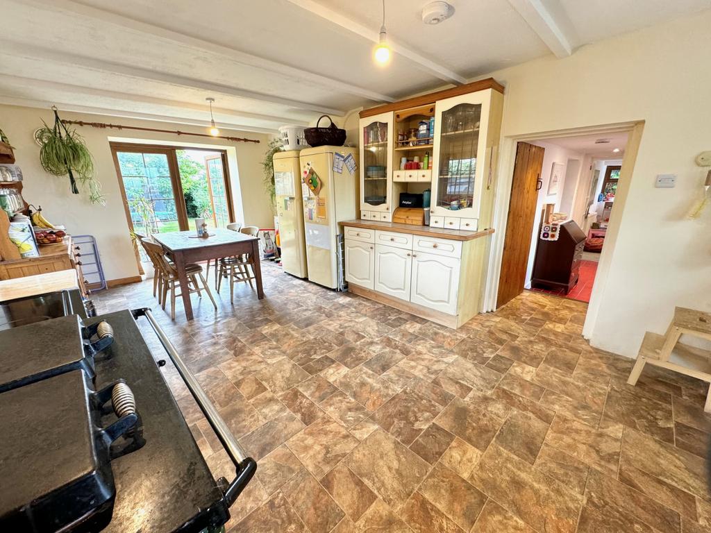 Kitchen / dining room