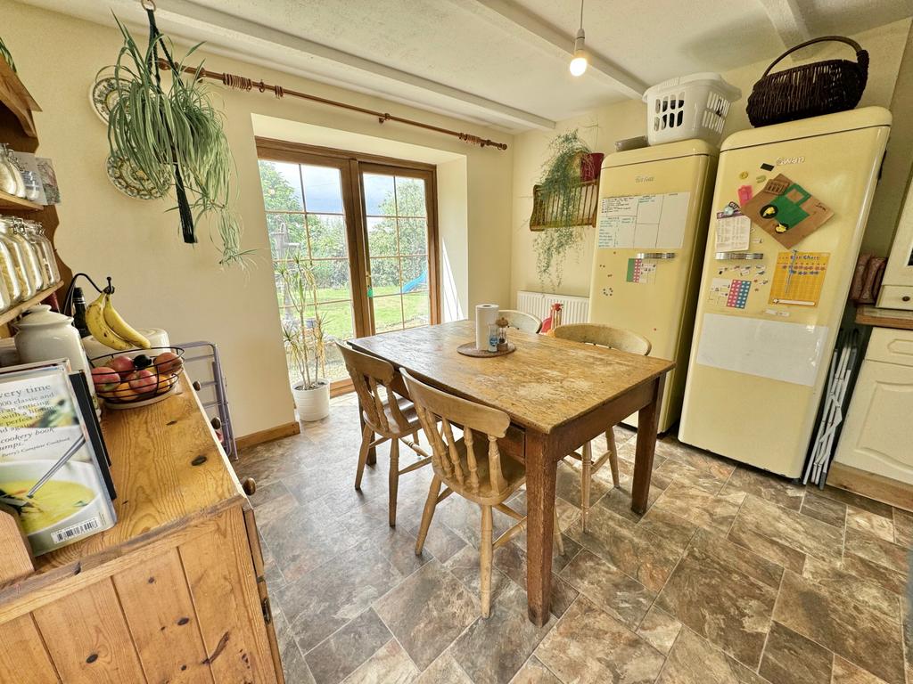 Kitchen / dining room