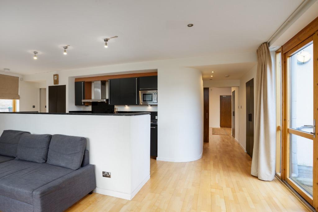 Apartment in Edinburgh - View 4