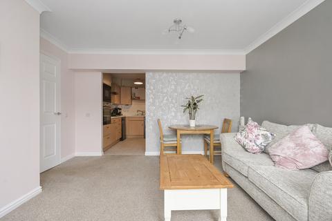 3 bedroom flat for sale, Flat 13, 13 Birchwood View, Edinburgh, EH12 8QB
