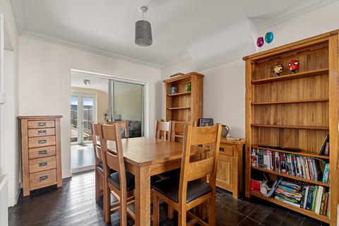 15 Langdon Road, Folkestone, CT19 4HX