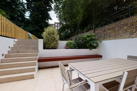 3 bedroom flat to rent, Lexams Gardens, Kensington W8