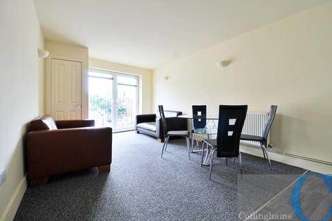 2 bedroom flat to rent, Robinson Road, London SW17