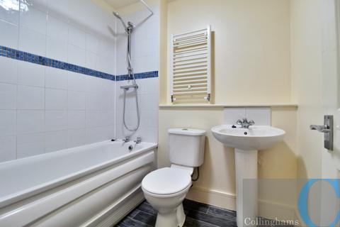 3 bedroom flat to rent, Robinson Road, London SW17