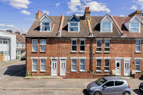 4 bedroom terraced house for sale, Gladstone Road, Folkestone, CT19