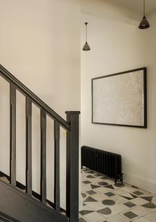 13 Forest Drive East, London, E11 1JX