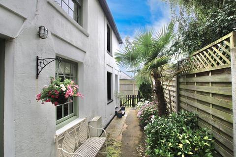 2 bedroom end of terrace house for sale, Garden Cottages, Harris Alley, Wingham, Canterbury