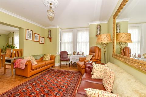 4 bedroom detached house for sale, Lydd Road, New Romney, Kent
