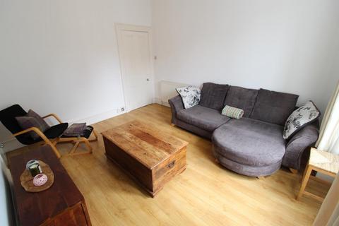 2 bedroom flat to rent, Howburn Place Top Right, Flat , AB11