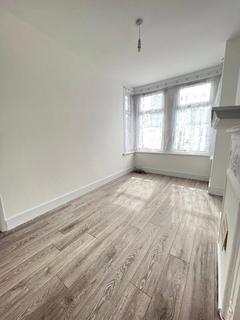 3 bedroom apartment to rent, Green Street, Upton Park, London, E13