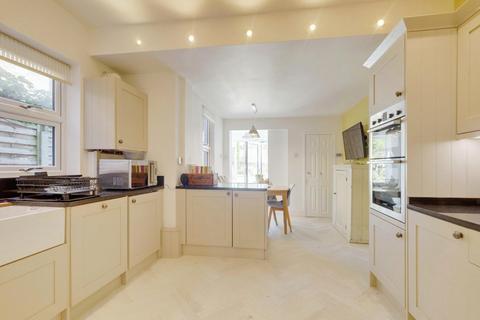 4 bedroom terraced house for sale, Hermitage Road, Westcliff-on-sea, SS0