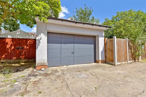 21 Morley Road, Romford, RM6 6UX