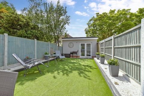 21 Morley Road, Romford, RM6 6UX