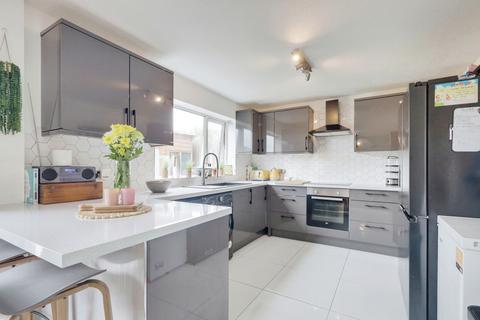 4 bedroom detached house for sale, Victoria Drive, Southend-on-sea, SS3