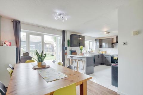 20 Victoria Drive, Great Wakering, Southend-on-sea, SS3 0AT
