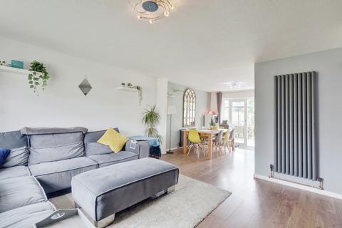 20 Victoria Drive, Great Wakering, Southend-on-sea, SS3 0AT