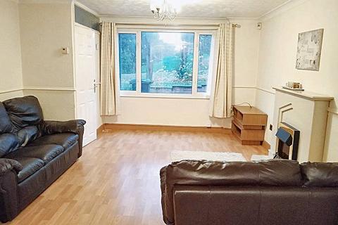 3 bedroom terraced house to rent, Canberra Way, Birmingham B12