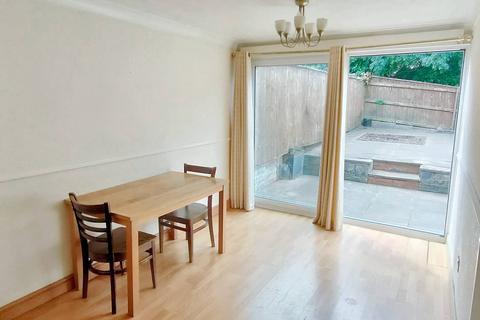 3 bedroom terraced house to rent, Canberra Way, Birmingham B12