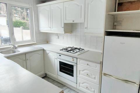 3 bedroom terraced house to rent, Canberra Way, Birmingham B12