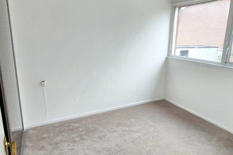 3 bedroom terraced house to rent, Canberra Way, Birmingham B12