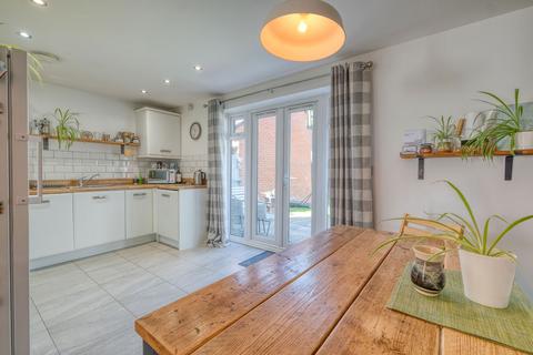 46 Hadlow Close, Redditch, B98 7FU