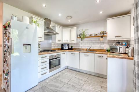46 Hadlow Close, Redditch, B98 7FU