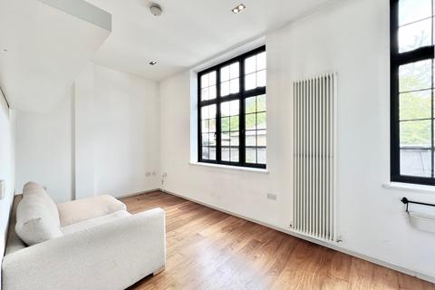 2 bedroom flat to rent, Archway Road, London N6