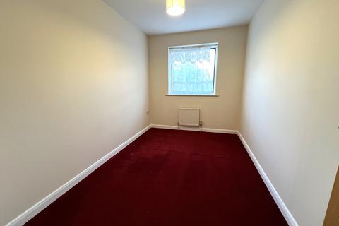 3 bedroom terraced house to rent, Vicarage Lane, London E6