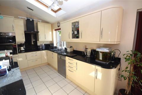 4 bedroom detached house for sale, Marston Gardens, Luton, Bedfordshire, LU2