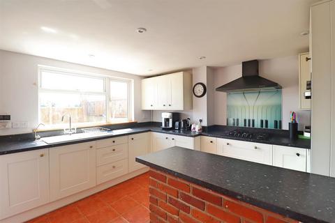 3 bedroom semi-detached house for sale, Halstead Road, Braintree