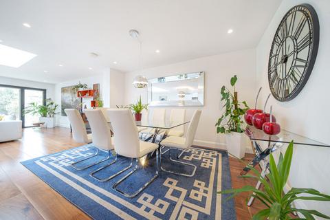 120 Swakeleys Road, Ickenham, Uxbridge, UB10 8BA