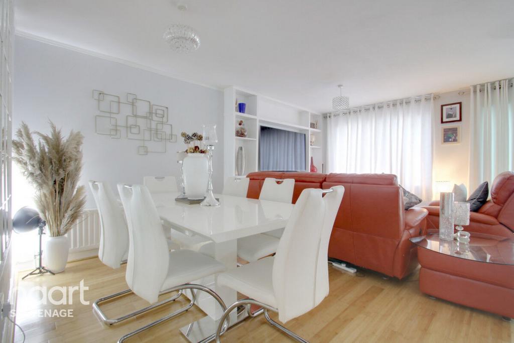 Archer Road, Stevenage 3 bed terraced house for sale £375,000