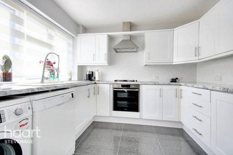 3 bedroom terraced house for sale, Archer Road, Stevenage