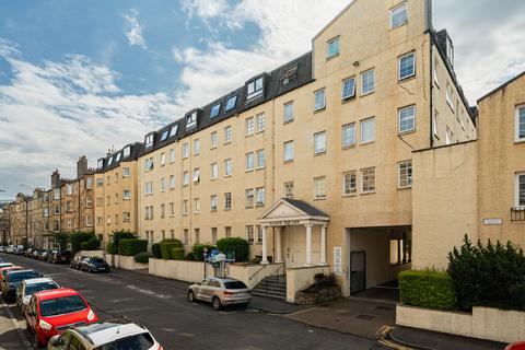 45/17 Caledonian Crescent, Edinburgh, EH11 2AQ